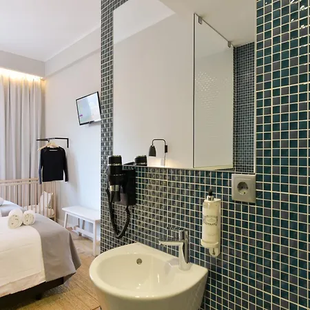 Modern For 13 Guests * Porto