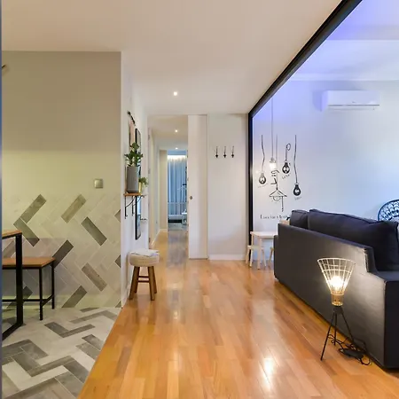 Modern For 13 Guests Apartment *